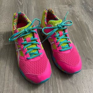 Women’s ASICS size 7